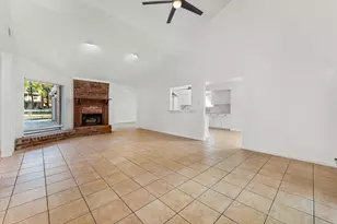 33 Crystal Lake Ln, The Woodlands, TX 77380 - Photo 6