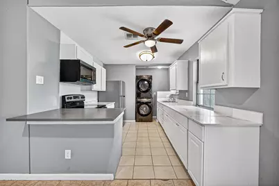 11927 Flushing Meadows Drive, Houston, TX 77089 - Photo 10