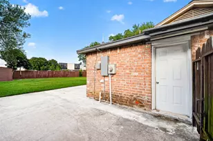 11927 Flushing Meadows Dr, Houston, TX 77089 - Photo 32