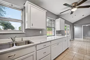 11927 Flushing Meadows Dr, Houston, TX 77089 - Photo 18