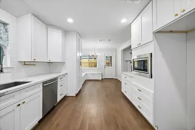 10618 Cranbrook Road, Houston, TX 77042 - Photo 8