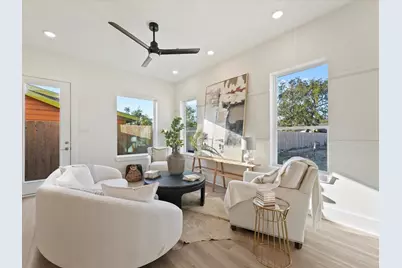 225 Noras Lane #E, Houston, TX 77022 - Photo 6