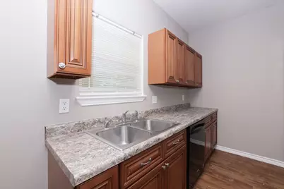 204 S 13th Street, Conroe, TX 77301 - Photo 8