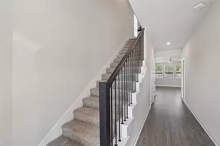 2046 W Darlington Oak Ct, Conroe, TX 77304 - Photo 4