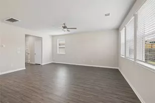 2046 W Darlington Oak Ct, Conroe, TX 77304 - Photo 6