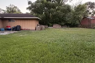 5715 Waterford Dr, Houston, TX 77033 - Photo 24