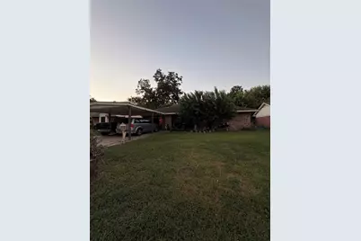 5715 Waterford Drive, Houston, TX 77033 - Photo 1
