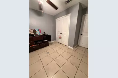 5715 Waterford Drive, Houston, TX 77033 - Photo 18