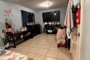 5715 Waterford Dr, Houston, TX 77033 - Photo 20
