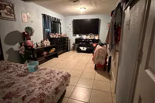 5715 Waterford Dr, Houston, TX 77033 - Photo 22