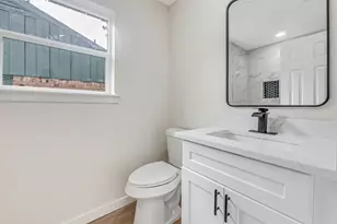 5506 Elm Tree Dr, Houston, TX 77048 - Photo 8