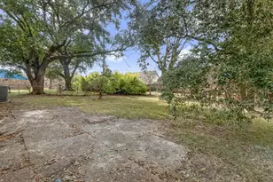 5506 Elm Tree Dr, Houston, TX 77048 - Photo 4