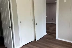 5914 Ridgeway Dr, Houston, TX 77033 - Photo 16