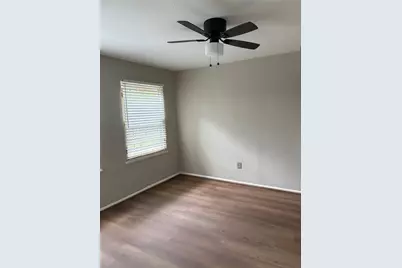 5914 Ridgeway Drive, Houston, TX 77033 - Photo 16