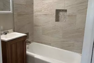 5914 Ridgeway Dr, Houston, TX 77033 - Photo 20