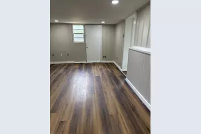 5914 Ridgeway Drive, Houston, TX 77033 - Photo 10