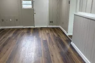 5914 Ridgeway Dr, Houston, TX 77033 - Photo 10