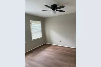 5914 Ridgeway Drive, Houston, TX 77033 - Photo 14