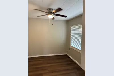 5914 Ridgeway Drive, Houston, TX 77033 - Photo 8
