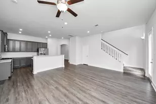 4423 Santorini Ln, Houston, TX 77045 - Photo 14