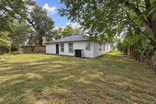 5214 Southlea St, Houston, TX 77033 - Photo 16