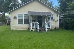 1611 6th St, Rosenberg, TX 77471 - Photo 1