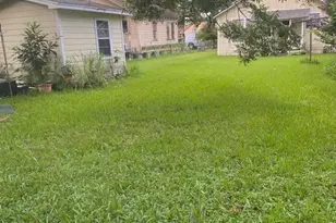 1611 6th St, Rosenberg, TX 77471 - Photo 4
