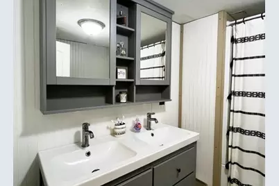 805 S 2nd Street, Ganado, TX 77962 - Photo 12