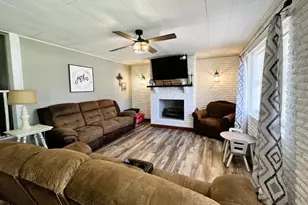 805 S 2nd St, Ganado, TX 77962 - Photo 4