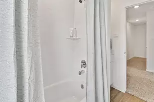 5905 Manning Oaks St, Houston, TX 77091 - Photo 24