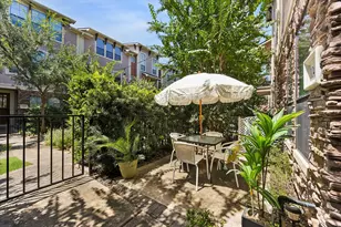 1045 W 22nd St, Houston, TX 77008 - Photo 2