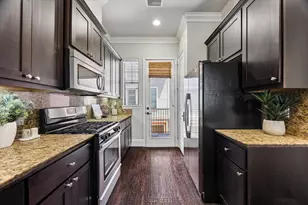 1045 W 22nd St, Houston, TX 77008 - Photo 10