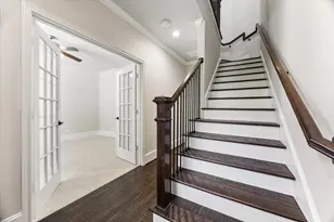 1045 W 22nd St, Houston, TX 77008 - Photo 4