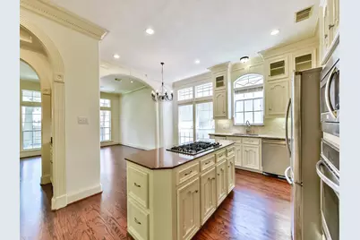 166 E Capstone Circle, The Woodlands, TX 77381 - Photo 16