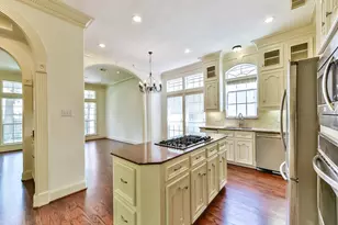 166 E Capstone Cir, The Woodlands, TX 77381 - Photo 16