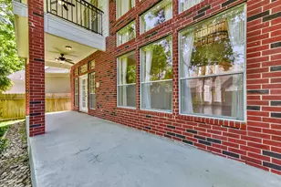 166 E Capstone Cir, The Woodlands, TX 77381 - Photo 4