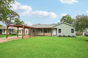 616 20th Ave N, Texas City, TX 77590 - Photo 1