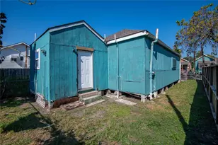 1509 J H Clouser St, Galveston, TX 77550 - Photo 2