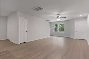 306 N Orange St, Sweeny, TX 77480 - Photo 8