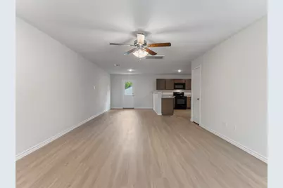 306 N Orange Street, Sweeny, TX 77480 - Photo 2