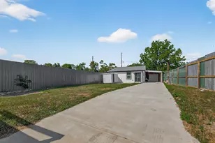 889 Chas Ln, Houston, TX 77091 - Photo 30