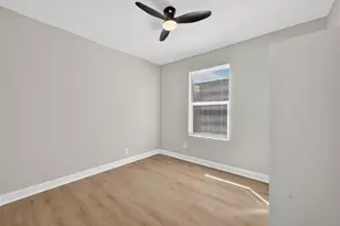 889 Chas Ln, Houston, TX 77091 - Photo 18