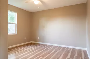 130 E Bernard St, Clute, TX 77531 - Photo 10