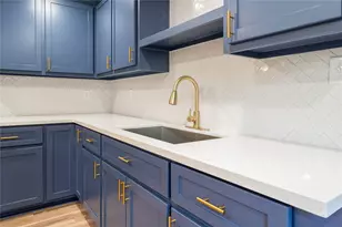 130 E Bernard St, Clute, TX 77531 - Photo 12