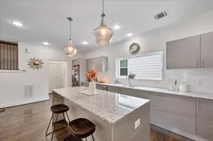 1333 W 22nd St, Houston, TX 77008 - Photo 4