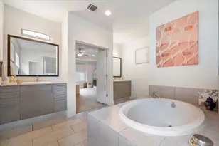 1333 W 22nd St, Houston, TX 77008 - Photo 10