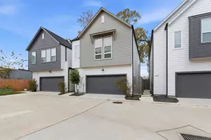 4605 Lavatera St, Houston, TX 77018 - Photo 2