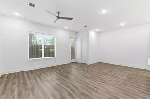 4605 Lavatera St, Houston, TX 77018 - Photo 12