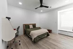 1 E Wedgewood Glen, The Woodlands, TX 77381 - Photo 24