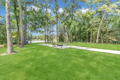 1 E Wedgewood Glen, The Woodlands, TX 77381 - Photo 4